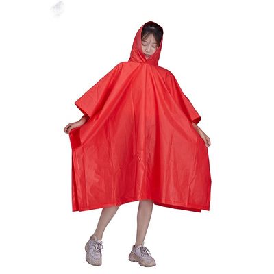 เสื้อปอนโชฝนสีแดงหลายแบบพร้อมฮูดกันน้ำวัสดุ TPU